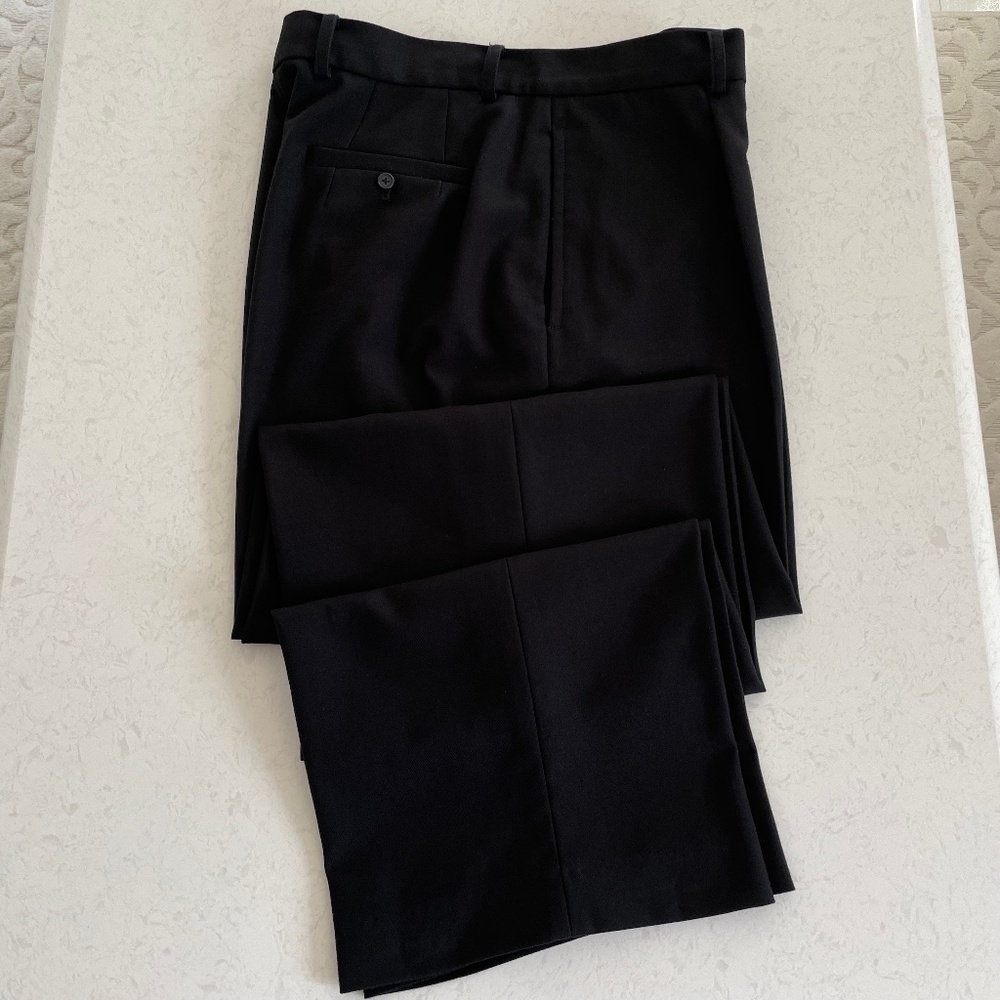 Women's Dress Pants. Eddie Bauer.Black, Size 14.